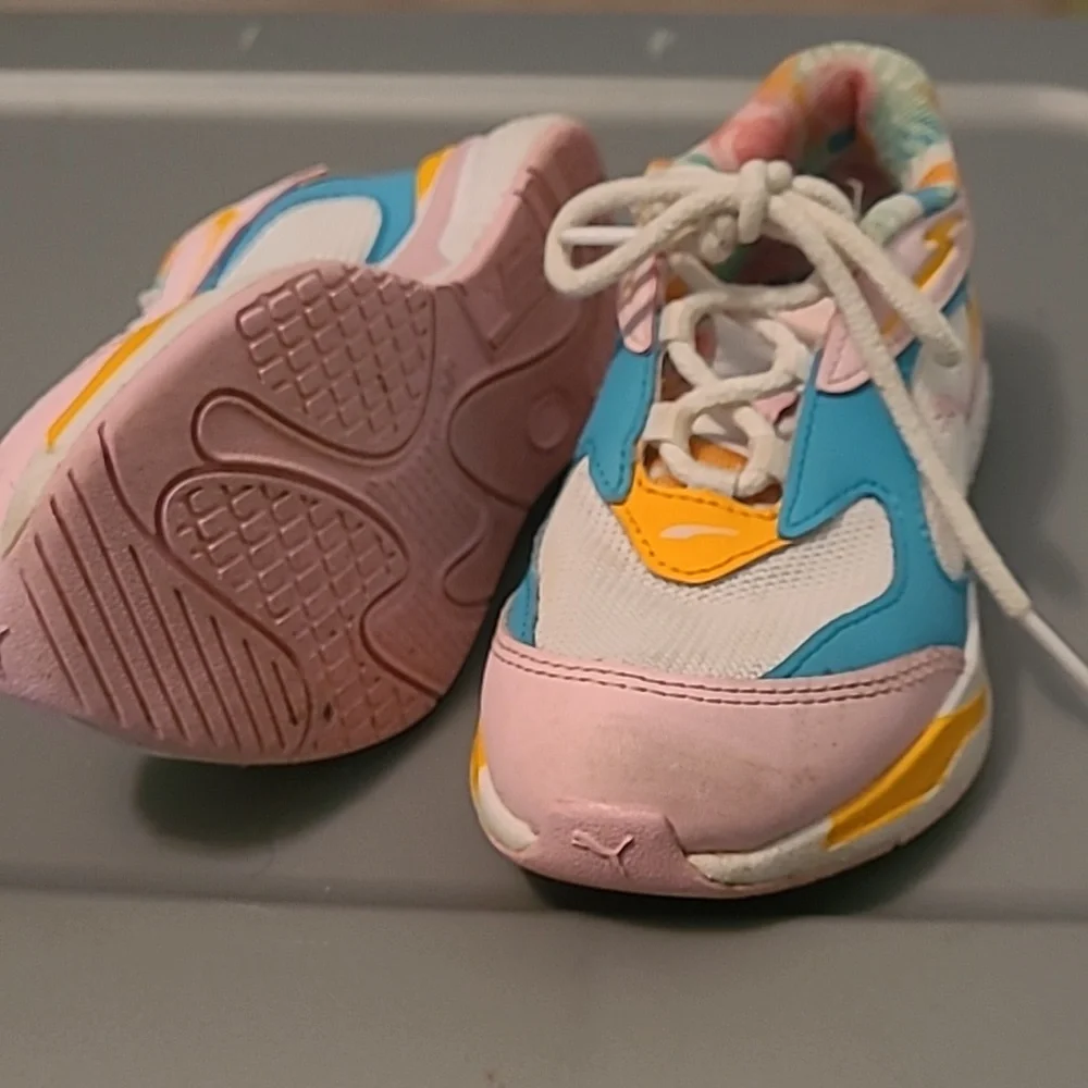 Pumas - Picture 4 of 5